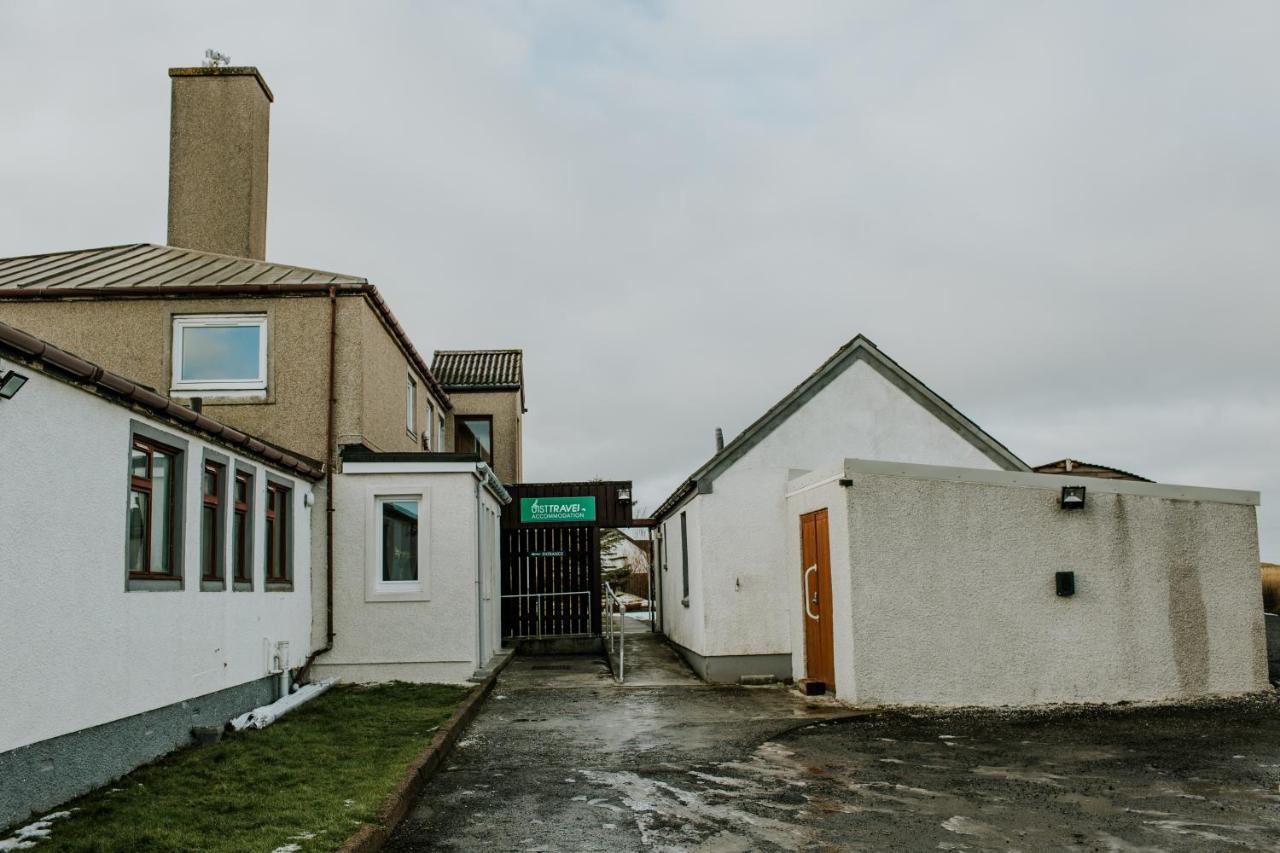 Uist Travel Accommodation Daliburgh  Esterno foto